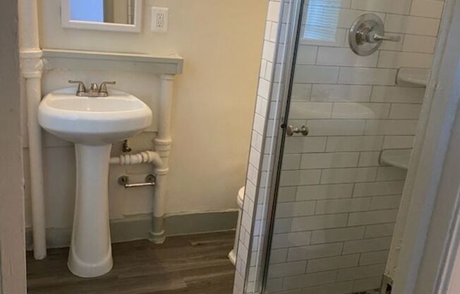 Studio, 1 bath, 225 sqft, $1,399, Unit 45