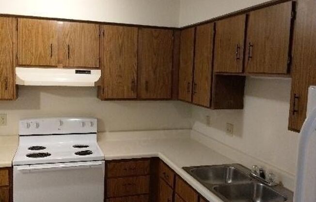 1 bed, 1 bath, 650 sqft, $745, Unit 05