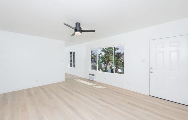 2 beds, 1 bath, $2,895, Unit 1