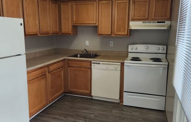3 beds, 1.5 baths, 943 sqft, $1,700, Unit 6920-D2