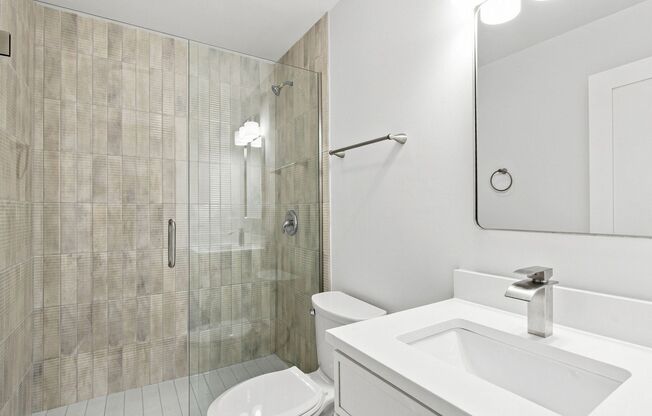 2 beds, 1 bath, $2,070, Unit 3731E-2N