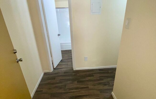 Studio, 1 bath, 445 sqft, $804, Unit 155