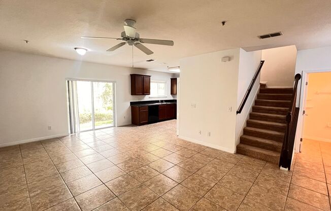 Available November 22nd! Charming 3-Bedroom Townhouse with Top-Notch Amenities in a Prime Orlando Location!