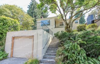 616 SW Moss St Portland, OR 97219