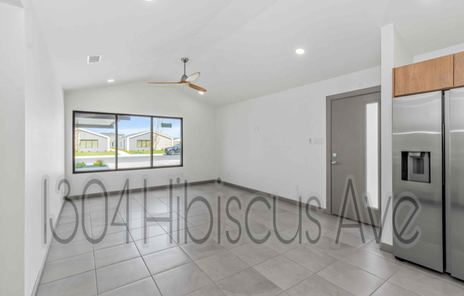 1304 E HIBISCUS AVE