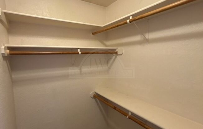 3 beds, 2 baths, $1,095, Unit 2204 Wright Way Unit A