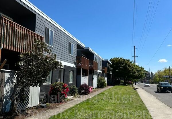 15847 SE Stark Street