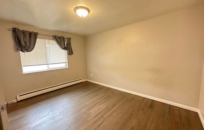 3 beds, 1 bath, 1,027 sqft, $1,299, Unit 203