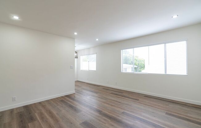 212 S Arnaz Dr