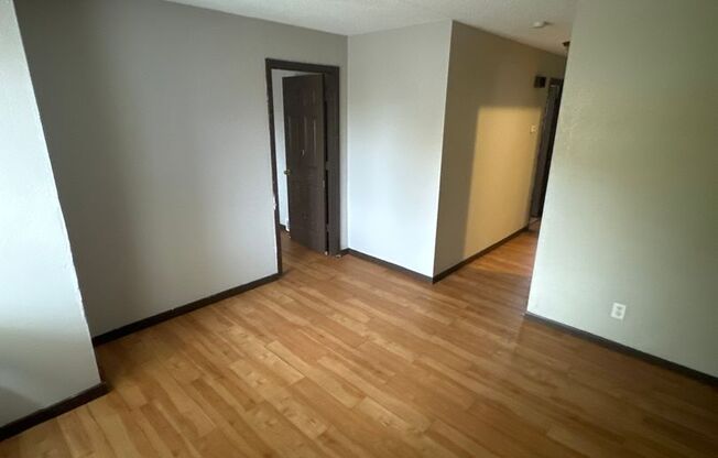 3 beds, 1 bath, $1,400, Unit 2