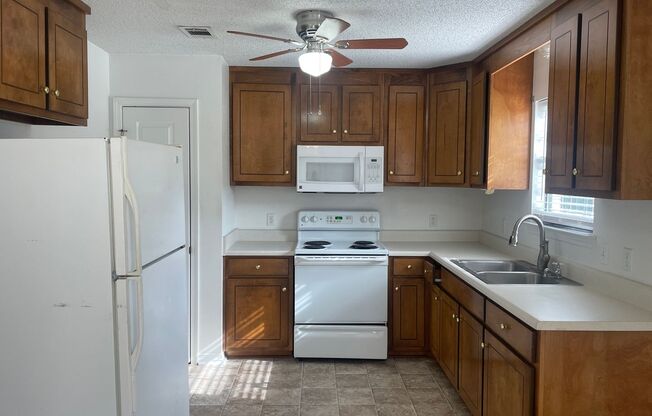 3 beds, 2 baths, $1,575