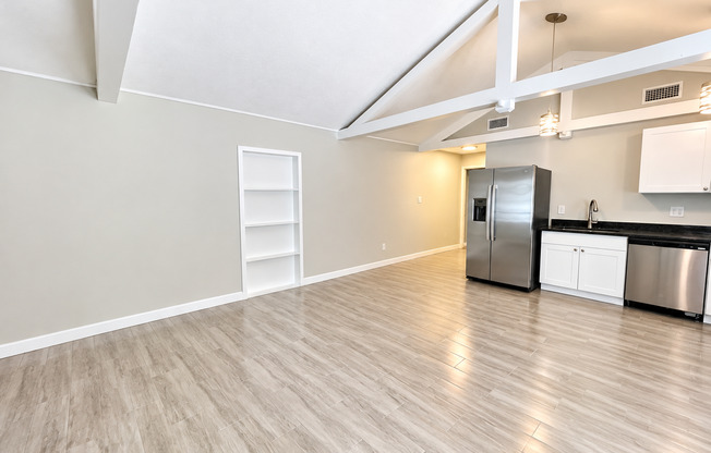 2 beds, 1 bath, $1,795, Unit Apt 1