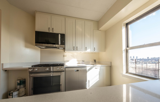 1 bed, 1 bath, 782 sqft, $3,700, Unit 10E