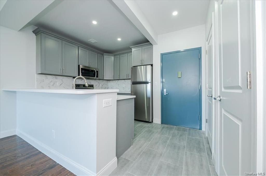 2115 Burr Avenue BRONX, NY ApartmentAdvisor