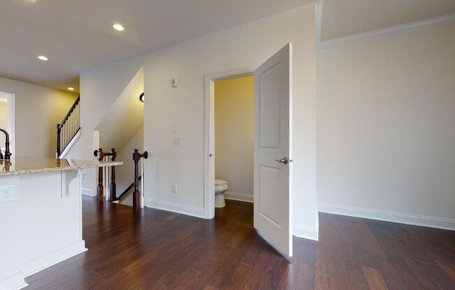 3 beds, 3.5 baths, $1,999, Unit # 104