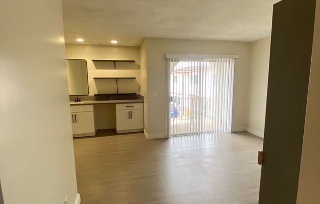 2 beds, 1.5 baths, $2,650, Unit Unit B