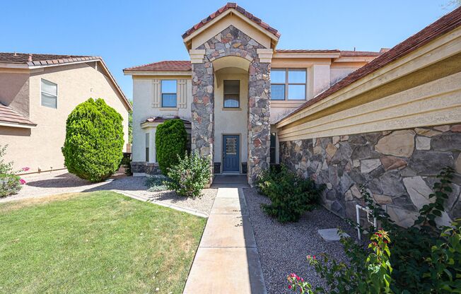 Introducing a stunning 4-bedroom, 2.5-bathroom house with a pool in the desirable south Chandler area!