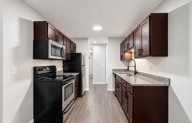 2 beds, 1 bath, 950 sqft, $1,435, Unit 1829-306