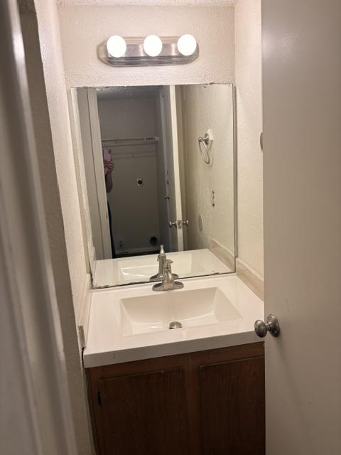 2 beds, 1 bath, 968 sqft, $1,100, Unit # #B