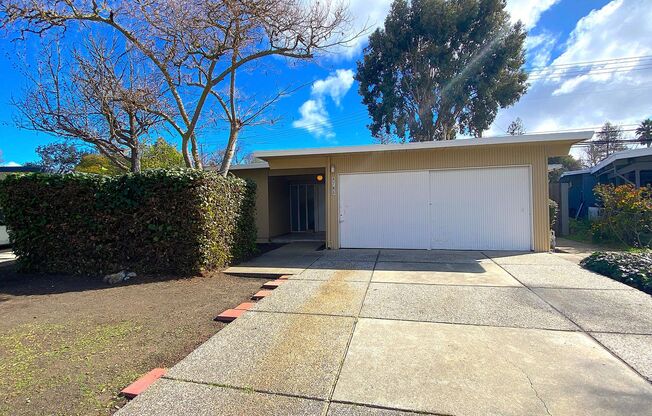 Spacious 5 Bed 2.5 Bath Home Fairmeadow Palo Alto - Pets Allowed!