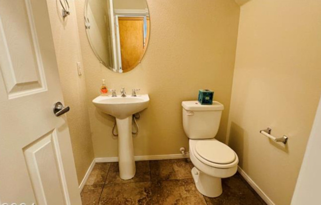 3 beds, 2 baths, $1,895, Unit UNIT 11102