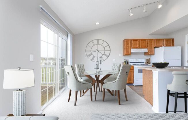 2 beds, 1 bath, 982 sqft, $1,369, Unit 336
