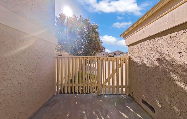 2 Bedroom, 1.5 Bathroom Townhouse in San Clemente