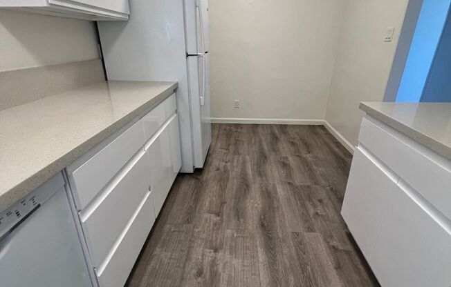 3 beds, 2 baths, 1,300 sqft, $3,395, Unit 14
