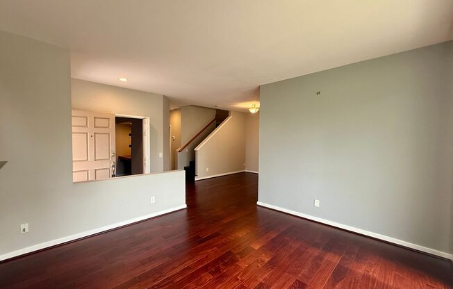 4 beds, 3 baths Townhouse in Gated Community - Available Now!