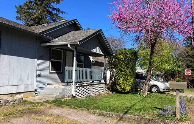 Vintage Ranch Style Home in Camas!