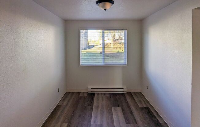 2 beds, 1 bath, 889 sqft, $1,295, Unit 41