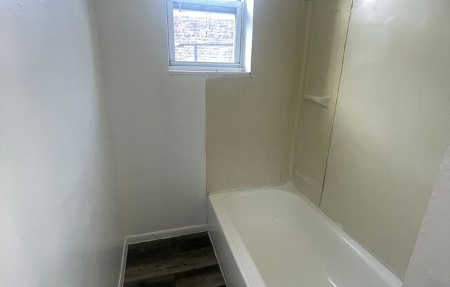 Studio, 1 bath, $825