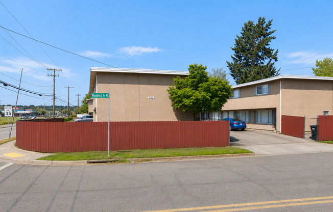 Woodford Apts -- Ming