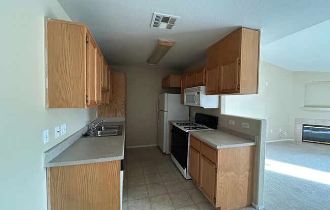 2 beds, 2 baths, $1,175, Unit # 2177