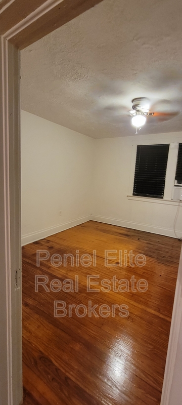 651 W 42 ST
