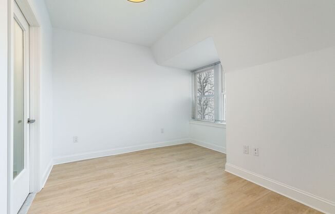 2 beds, 2 baths, 1,022 sqft, $2,795, Unit PH-16