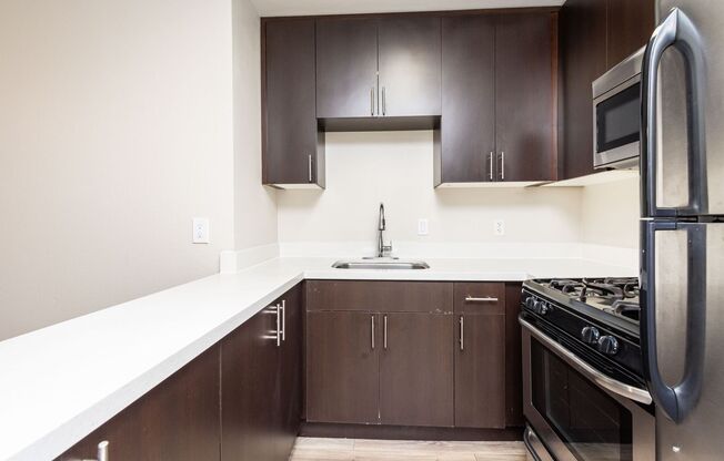 Studio, 1 bath, 451 sqft, $1,450, Unit 91