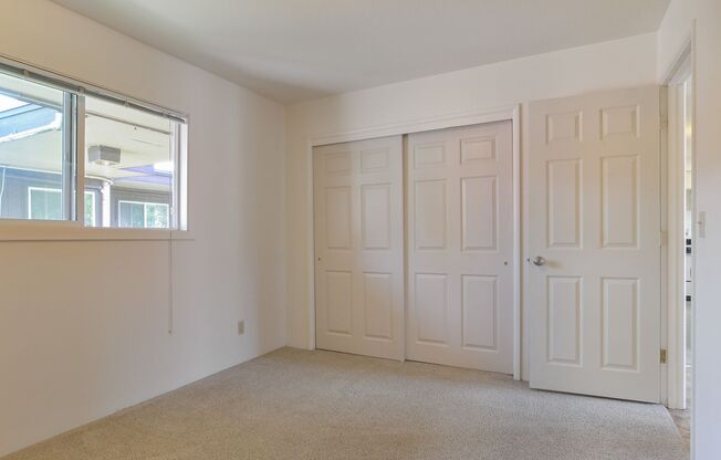 2 beds, 1 bath, $1,550, Unit 10