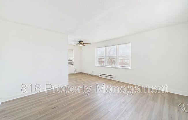 1613 EVERETT AVE
