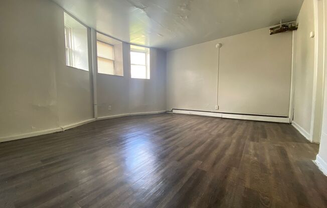 1 bed, 1 bath, $875