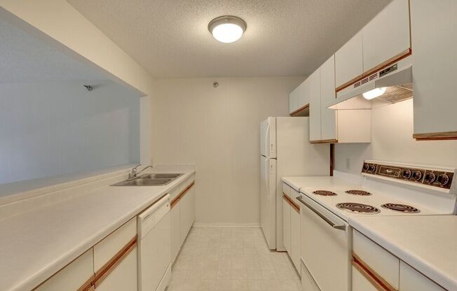 2 beds, 2 baths, 940 sqft, $1,450, Unit 1611108su
