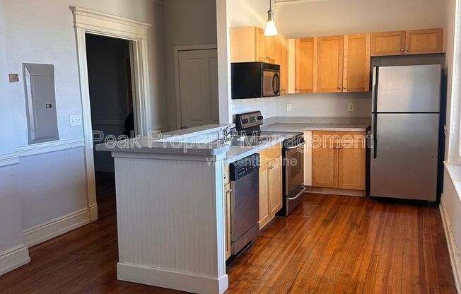 1 bed, 1 bath, 814 sqft, $1,195, Unit 11