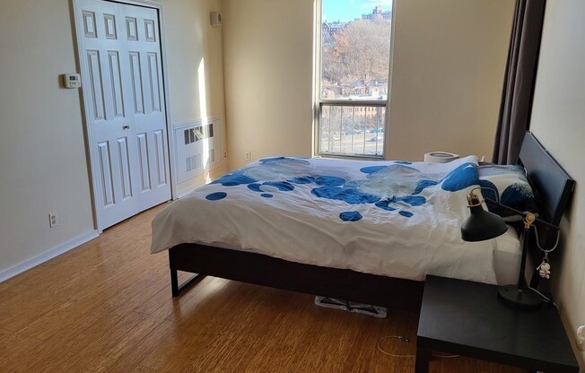 1 bed, 1 bath, 870 sqft, $3,200, Unit 915