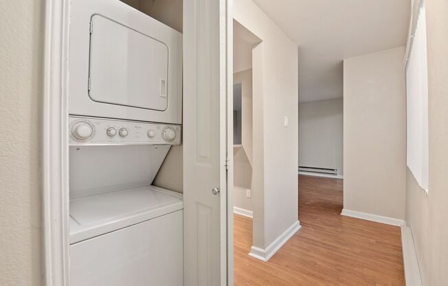 1 bed, 1 bath, 570 sqft, $1,650, Unit 1-110