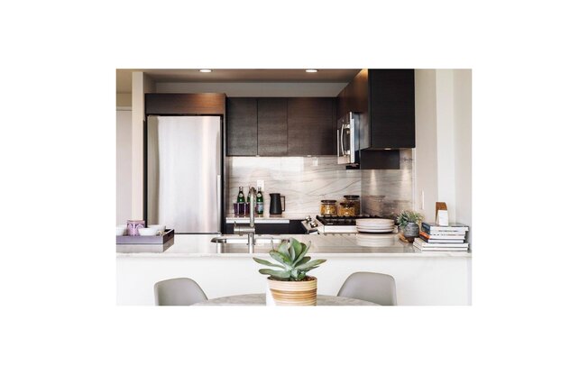 1 bed, 1 bath, 655 sqft, $5,200, Unit 14H