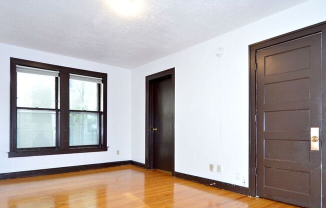 1 bed, 1 bath, 410 sqft, $905, Unit 15 - 06