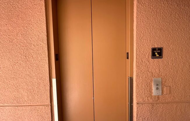 2 beds, 2 baths, $2,000, Unit # 334