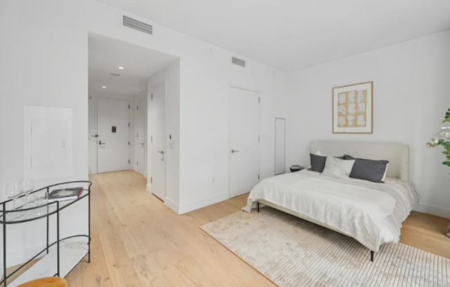 W. 43rd St , 9th Ave