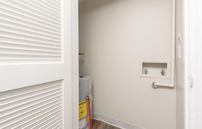 1 bed, 1 bath, $850, Unit 230