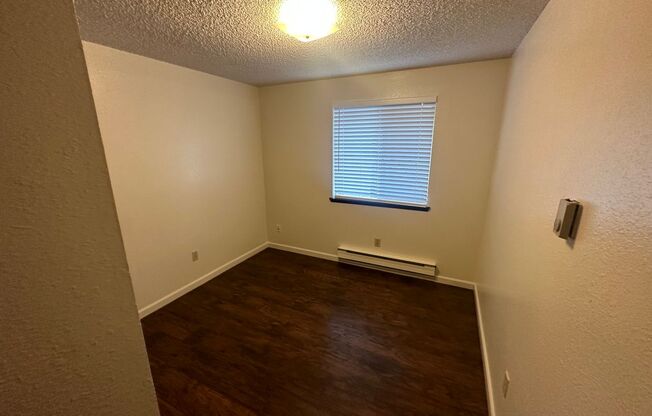 3 beds, 1.5 baths, 1,100 sqft, $1,900, Unit O19-C